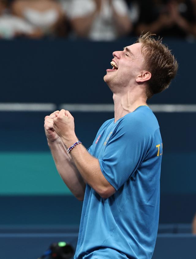 界杯上的胜 界杯上的胜