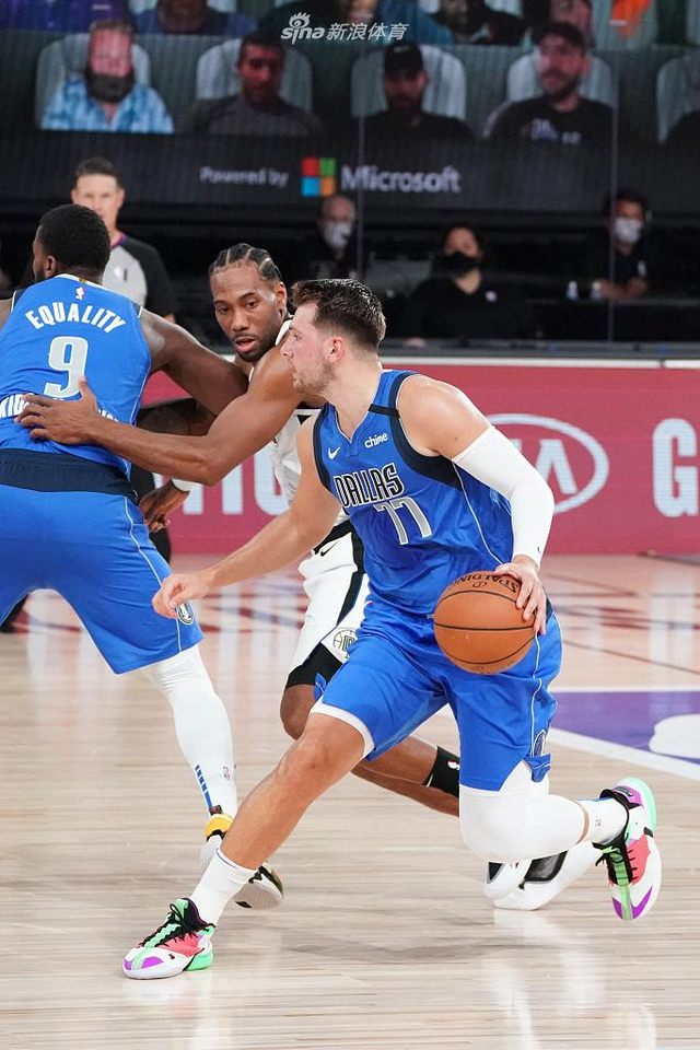 展现出的冷 展现出的冷